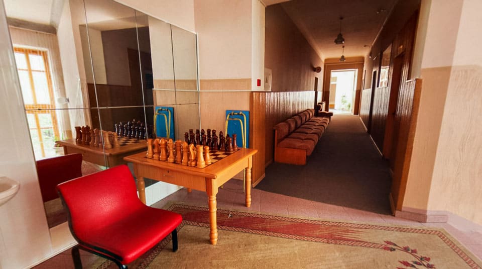 Шахматный столик в санатории Здоровье Железноводска
